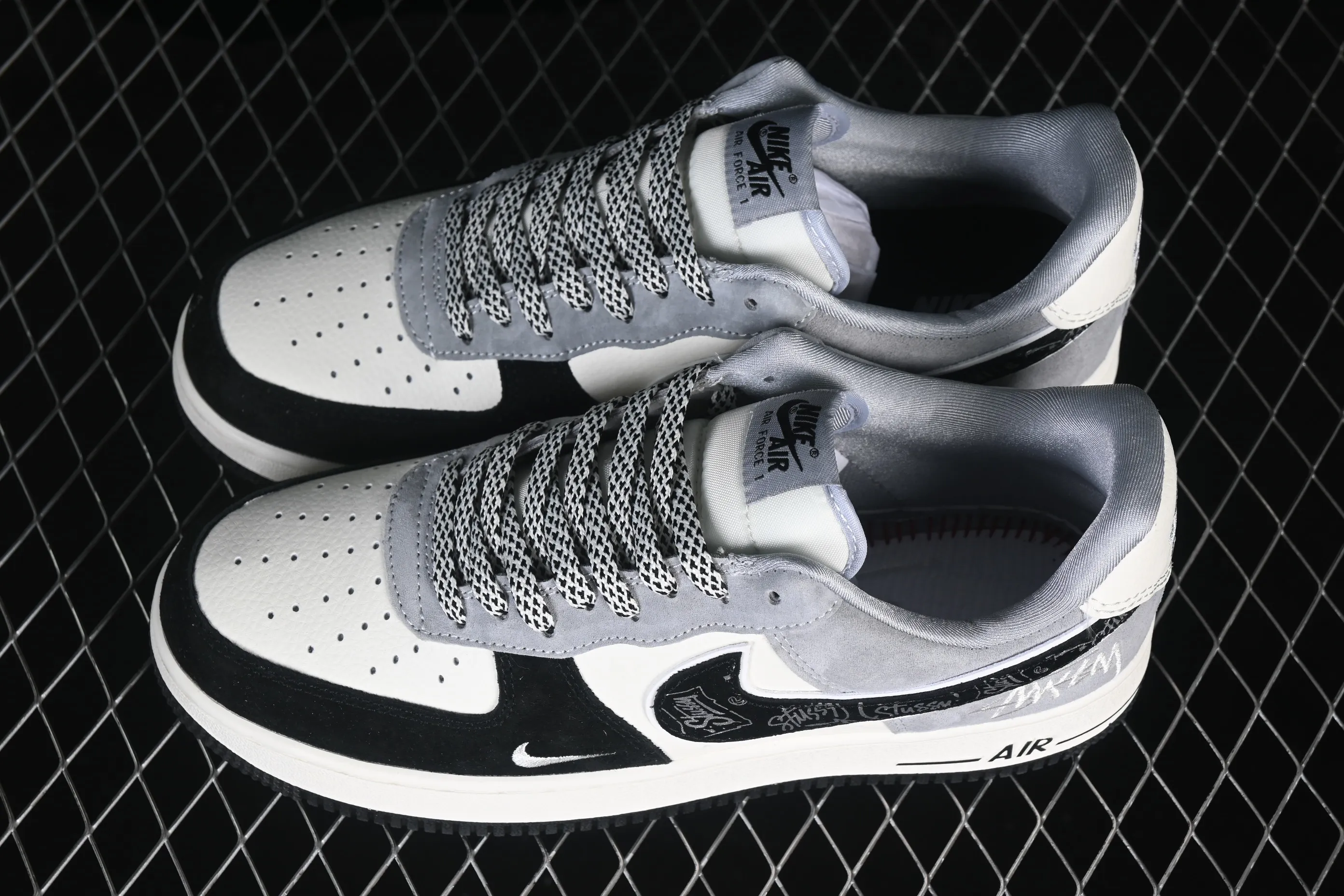 All categories Nk Air Force 1 Air Force series Nk Air Force 1 Low Air Force low-top Nike Air Force 1'07 Low Black and white gray Air Force 1 low-top casual sneakers SS1979-013